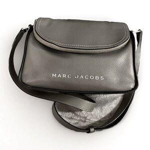MARC JACOBS New York in Gray Leather Shoulder Bag